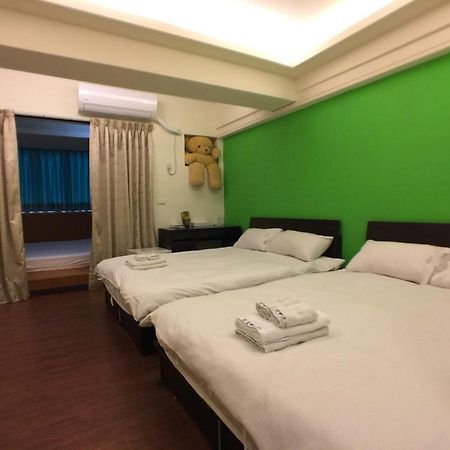 Love Feng Jia Apartment Hotel Тайджун Екстериор снимка