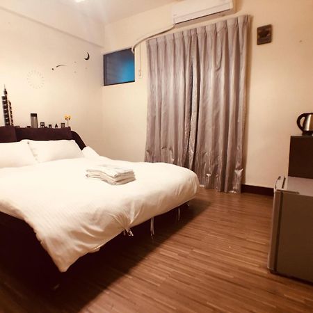Love Feng Jia Apartment Hotel Тайджун Екстериор снимка