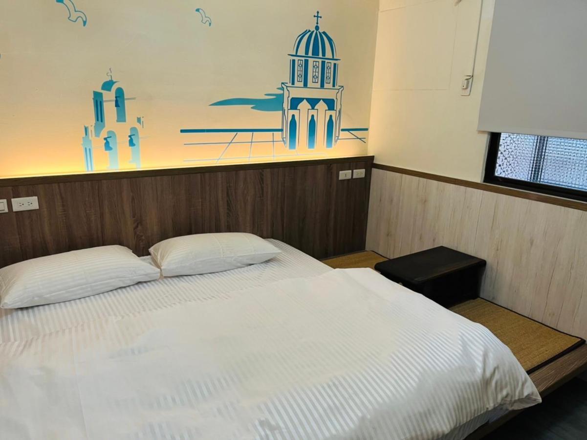 Love Feng Jia Apartment Hotel Тайджун Екстериор снимка