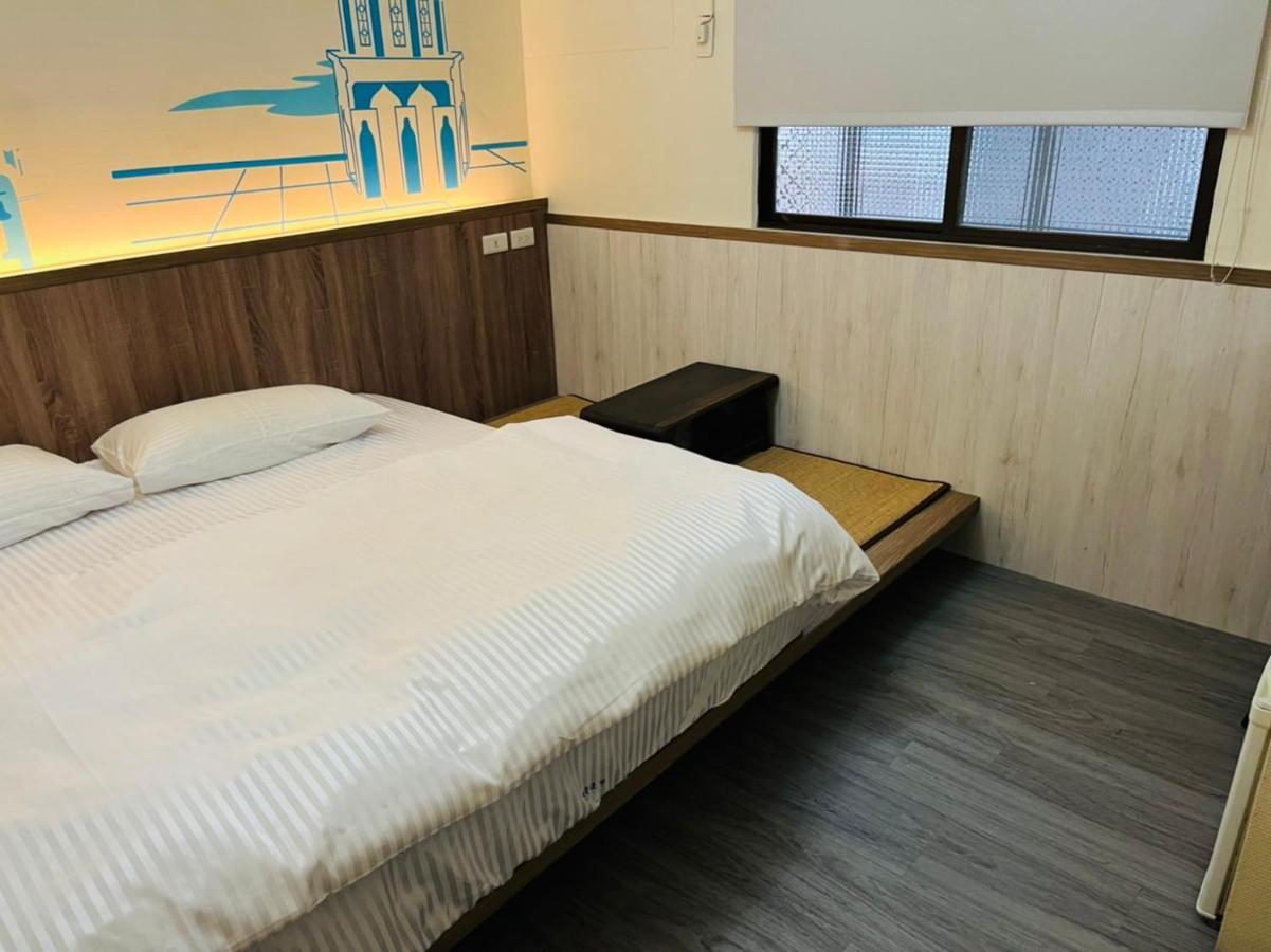 Love Feng Jia Apartment Hotel Тайджун Екстериор снимка