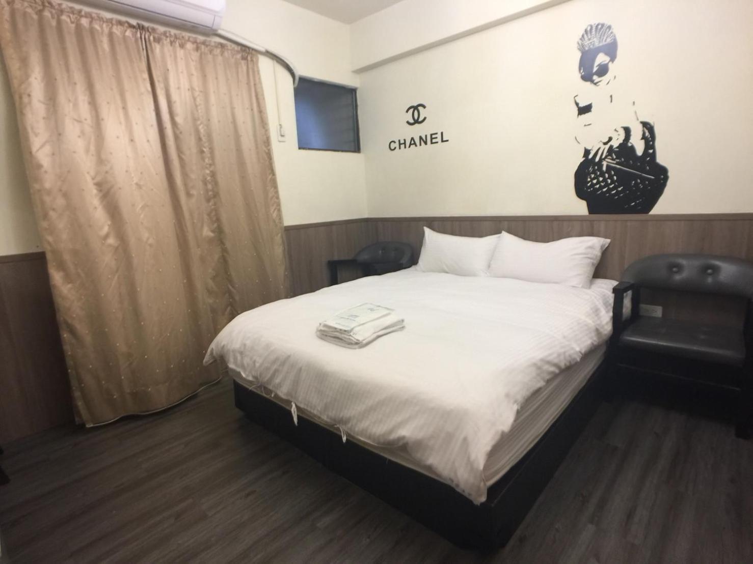 Love Feng Jia Apartment Hotel Тайджун Екстериор снимка