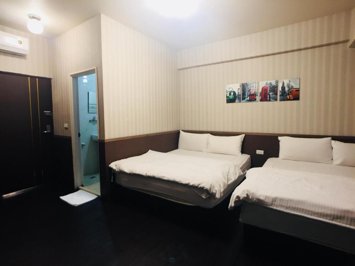 Love Feng Jia Apartment Hotel Тайджун Екстериор снимка