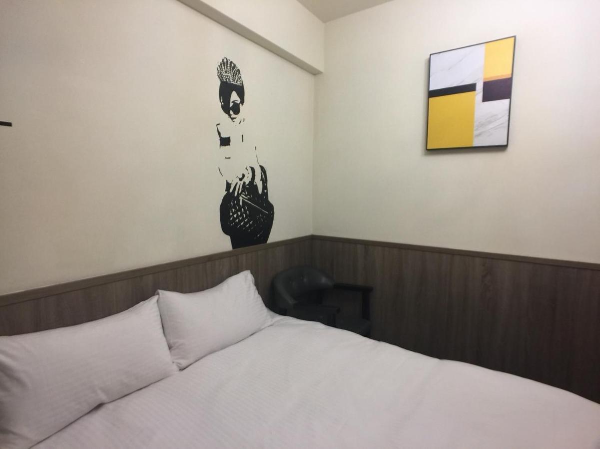 Love Feng Jia Apartment Hotel Тайджун Екстериор снимка