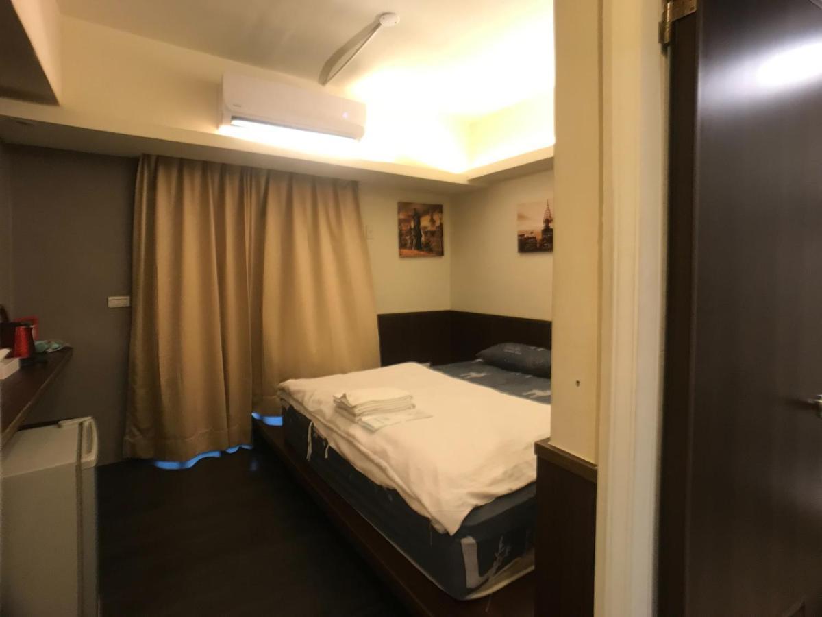 Love Feng Jia Apartment Hotel Тайджун Екстериор снимка