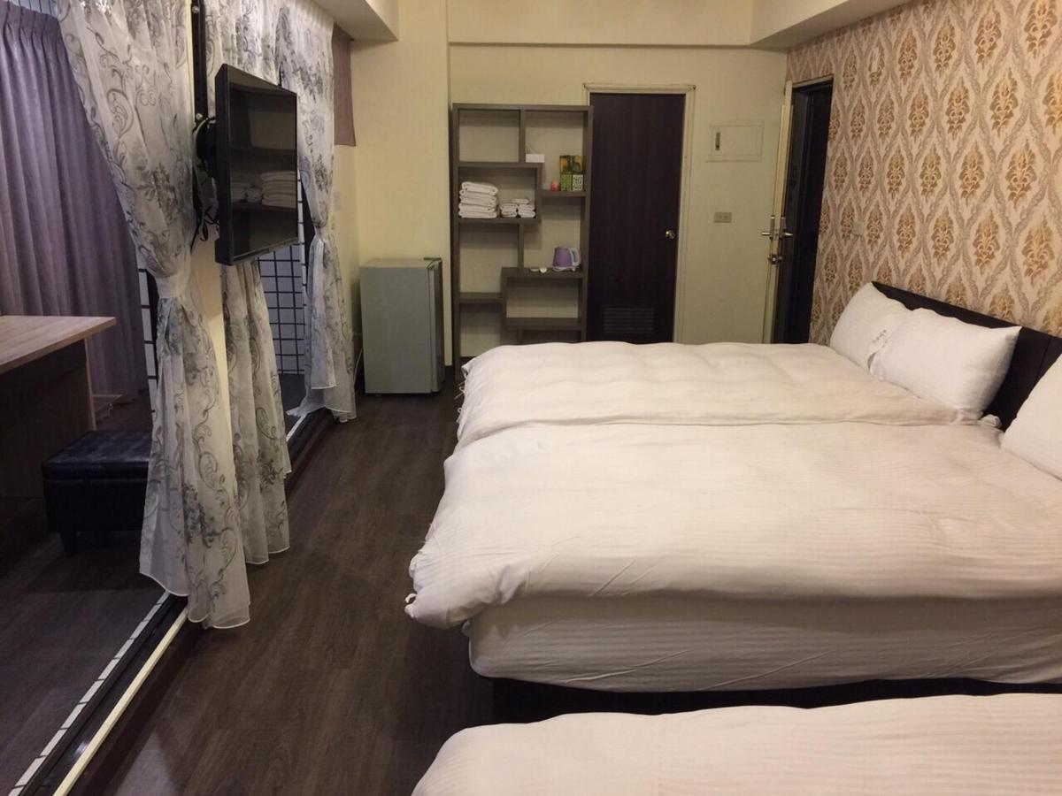 Love Feng Jia Apartment Hotel Тайджун Екстериор снимка