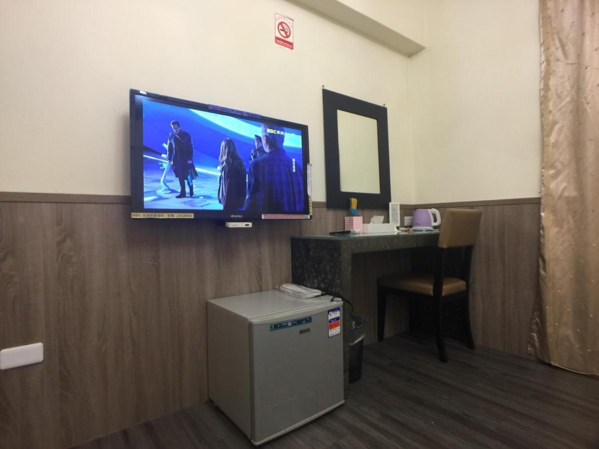Love Feng Jia Apartment Hotel Тайджун Екстериор снимка