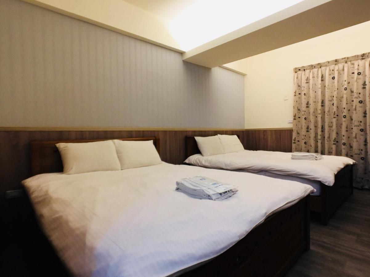 Love Feng Jia Apartment Hotel Тайджун Екстериор снимка