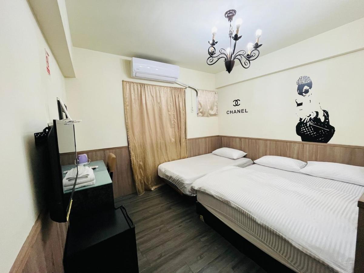 Love Feng Jia Apartment Hotel Тайджун Екстериор снимка