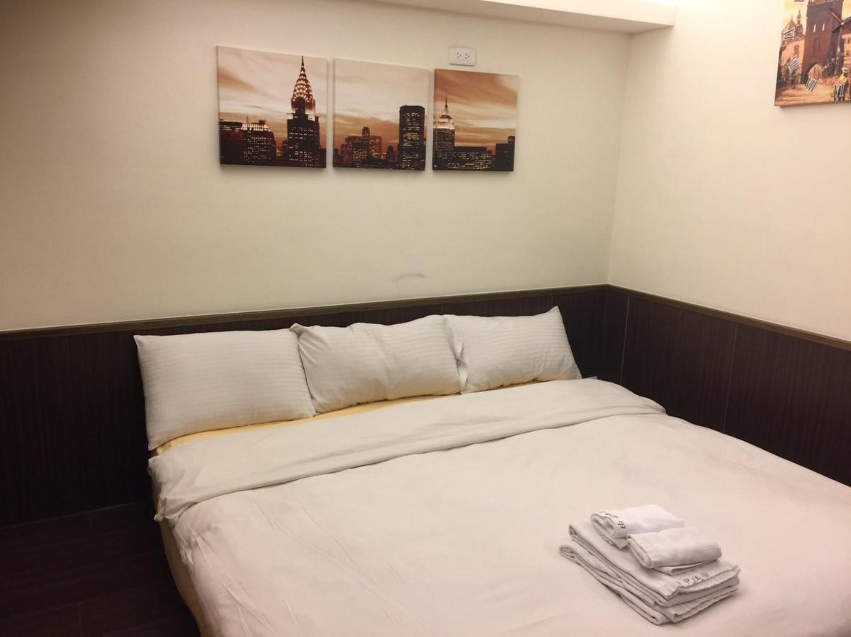 Love Feng Jia Apartment Hotel Тайджун Екстериор снимка