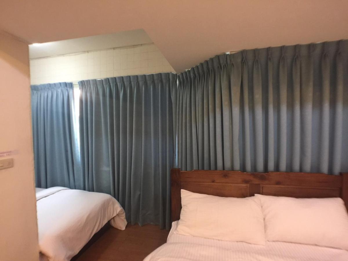 Love Feng Jia Apartment Hotel Тайджун Екстериор снимка