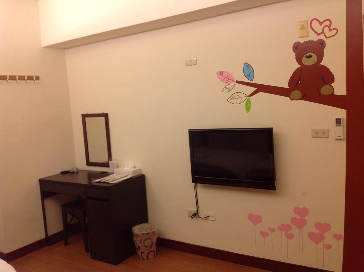 Love Feng Jia Apartment Hotel Тайджун Екстериор снимка