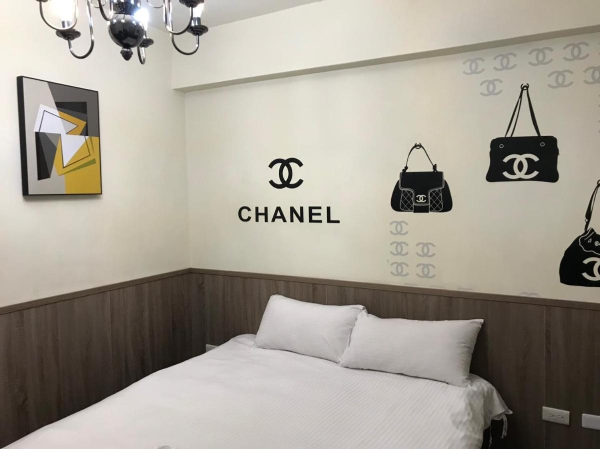 Love Feng Jia Apartment Hotel Тайджун Екстериор снимка