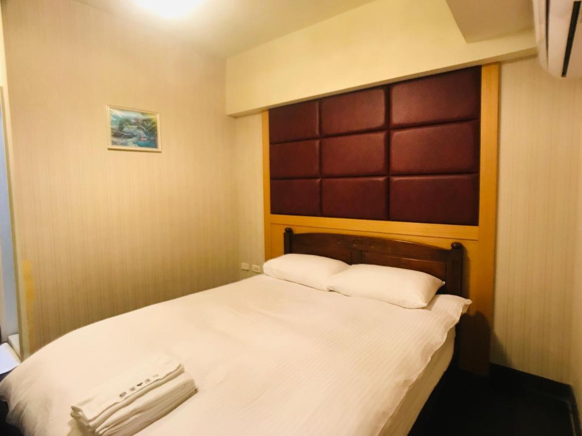 Love Feng Jia Apartment Hotel Тайджун Екстериор снимка
