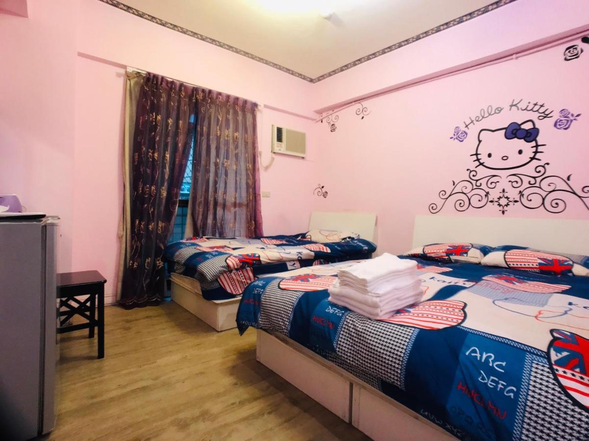 Love Feng Jia Apartment Hotel Тайджун Екстериор снимка